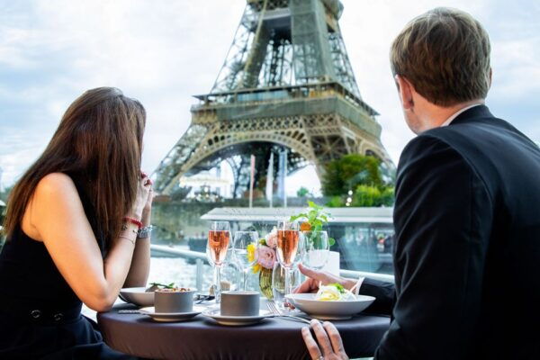 Paris: Dinner Cruise on the Seine River at 6:15 PM - Common Questions