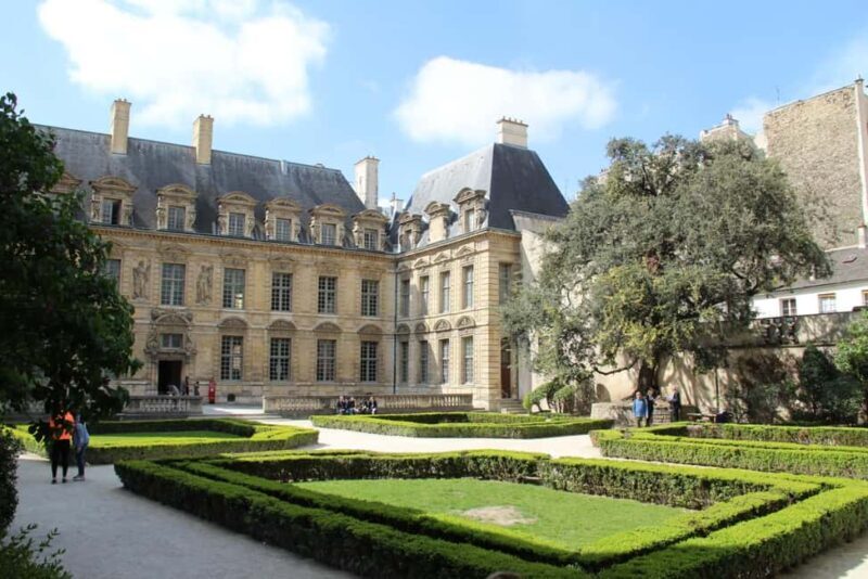 Paris: Discover the hidden architecture gems of Le Marais - Who Will Love This Tour?
