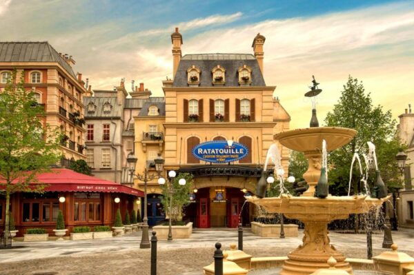 Paris: Disneyland Paris 2 Parks Ticket With Transfer - Review 1: Getyourguide Traveler – Romania, August 8, 2023