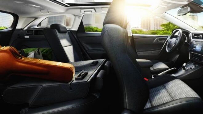 Paris - Disneyland Park - Service Highlights