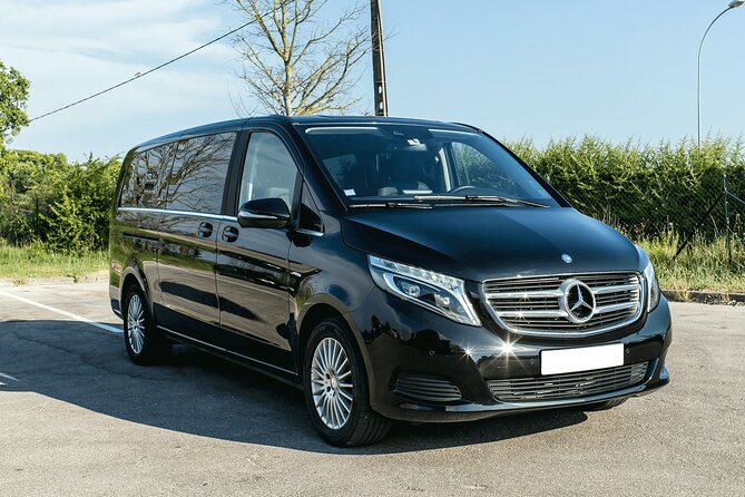 Paris Disneyland Private Transfer to Paris City in Car/Van - Good To Know