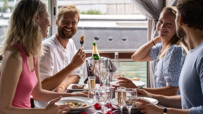 Paris: Early Evening Dinner Cruise on the River Seine - Details of the Cruise