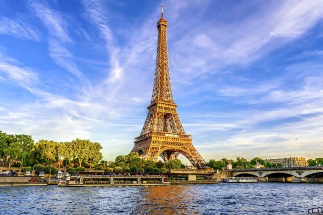 Paris: Eiffel Tower Access & Seine River Cruise - Seine River Cruise