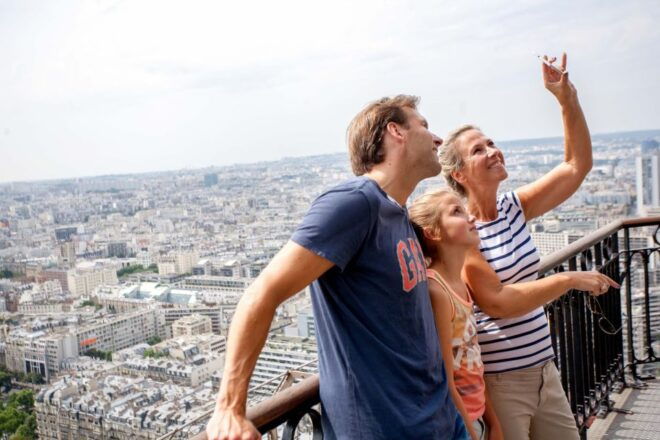 Paris: Eiffel Tower Access & Seine River Cruise - Tour Guide Information