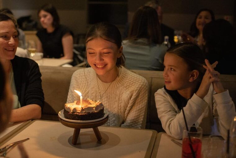 Paris: Eiffel Tower Dining, Gustave Menu at Madame Brasserie - Venue and Accessibility