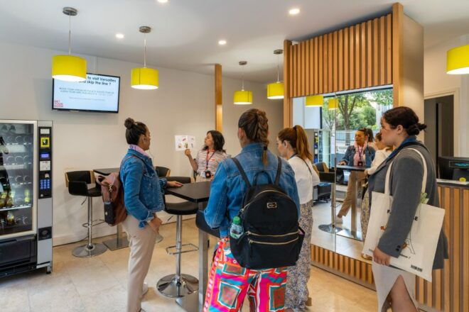 Paris: Eiffel Tower Guided Tour by Elevator - Inside Information About the Eiffel Tower