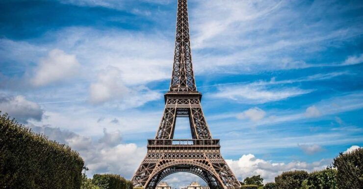 Paris: Eiffel Tower In-App Audio Guide - Audio Guide Features