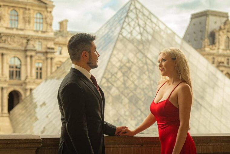 Paris: Eiffel Tower & Louvre Private Photoshoot - Iconic Locations: From the Eiffel Tower to the Louvre