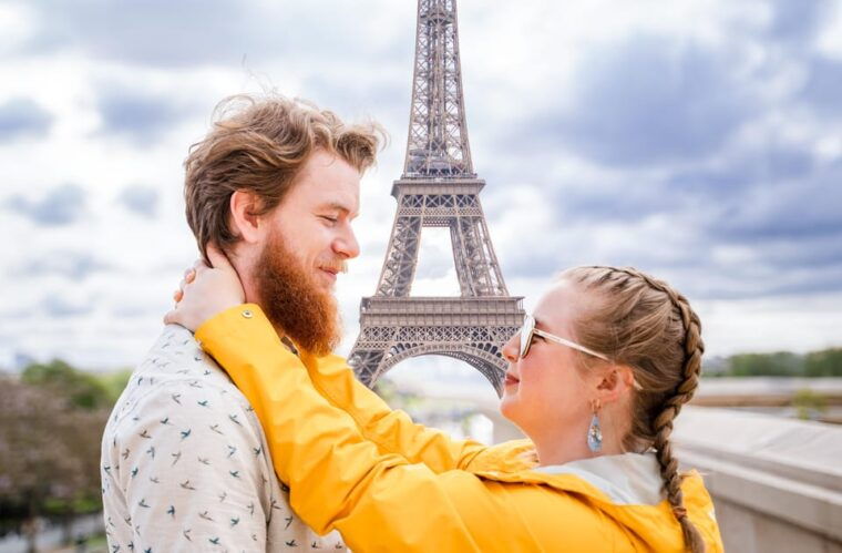 Paris: Eiffel Tower Photoshoot - Family, Couple or Solo - Choosing the Right Photoshoot for You