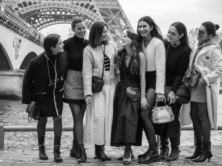 Paris: Eiffel Tower Private Photoshoot Experience - Photography Details