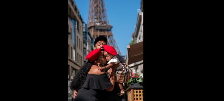 Paris: Eiffel Tower Private Photoshoot Experience - Activity Details