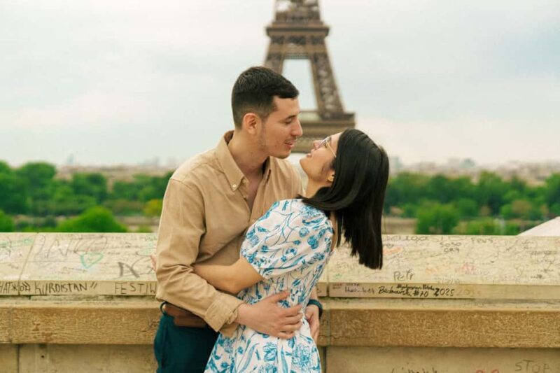 Paris: Eiffel Tower Vintage Photoshoot - Good To Know