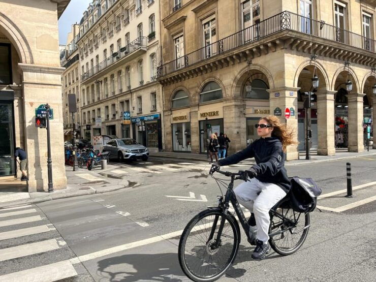 Paris : Electric Bike Tour With Wine and Cheese Tasting - Key Points