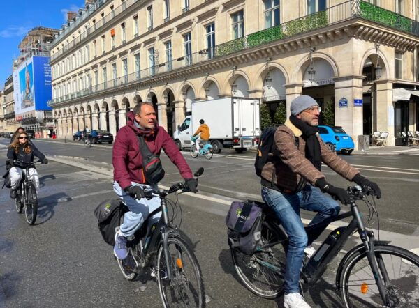 Paris : Electric Bike Tour With Wine and Cheese Tasting - What to Bring