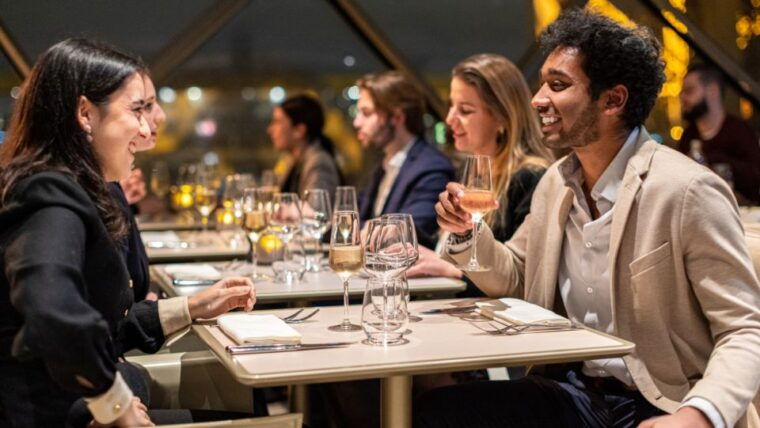 Paris: Elegant Dinner With Drinks in the Eiffel Tower - The Ambiance and Iconic Views