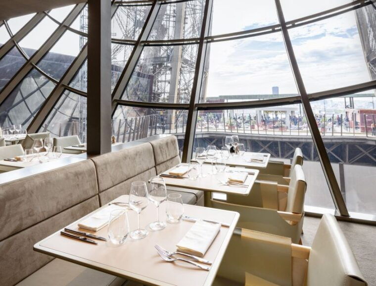 Paris: Elegant Dinner With Drinks in the Eiffel Tower - Accessibility and Logistics for Your Visit