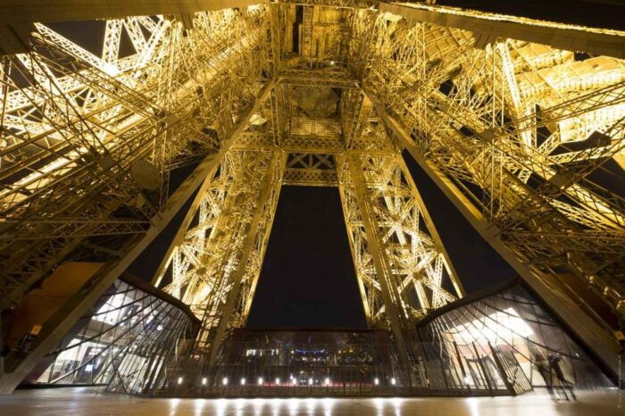 Paris: Elegant Dinner With Drinks in the Eiffel Tower - Frequently Asked Questions
