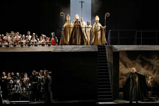 Paris & Epernay : Jazz, Opera, Vineyards &Local Experiences - Exploring Montmartres Bohemian Charm