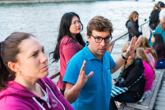 Paris Evening Bike Tour With 1-Hour Seine River Cruise - Challenges During the Tour
