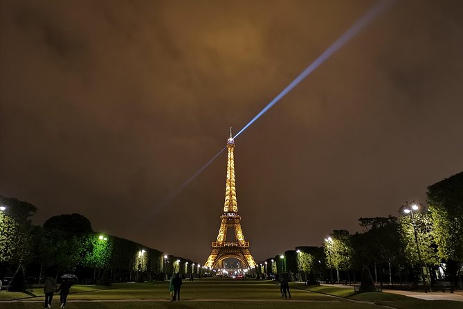 Paris Evening City of Lights Small Group Bike Tour & Boat Cruise - The Sum Up