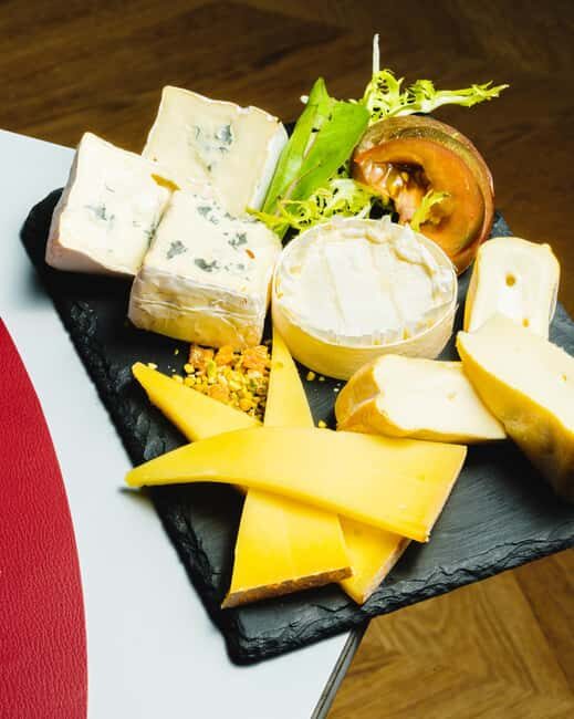 Paris: Evening River Cruise with Champagne & Food tasting - Good To Know