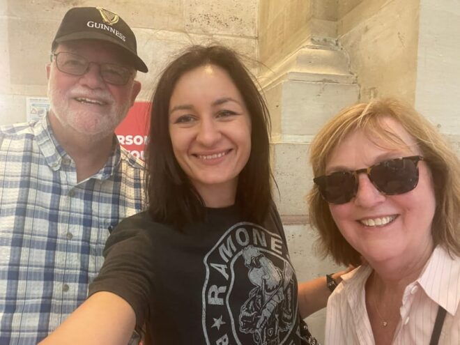 Paris: Evening Tour and Picnic With Champagne in Park - Itinerary Details