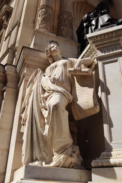 Paris: Evening Tour and Picnic With Champagne in Park - Booking Process