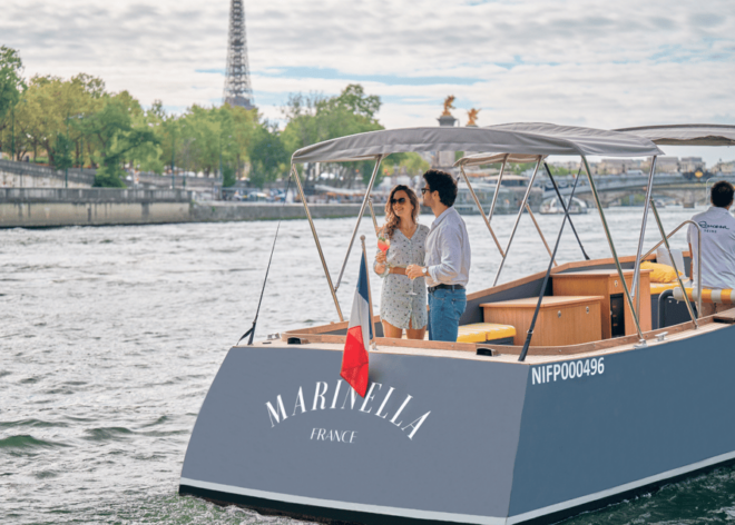 Paris: Exceptional Private Cruise Aboard Electric Boats - Beverage Selections Available