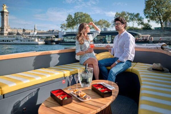Paris: Exceptional Private Cruise Aboard Electric Boats - Unique Aspects of the Experience