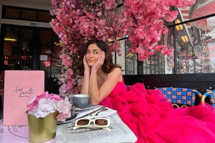 Paris : Exclusive Photoshoot With Princess Dress Included - Eiffel Tower Photoshoot