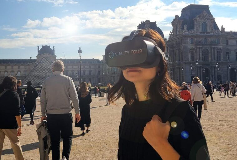 Paris: Experience the History of the Louvre With Virtual Reality - Comparing the Louvre of Yesteryear and Today