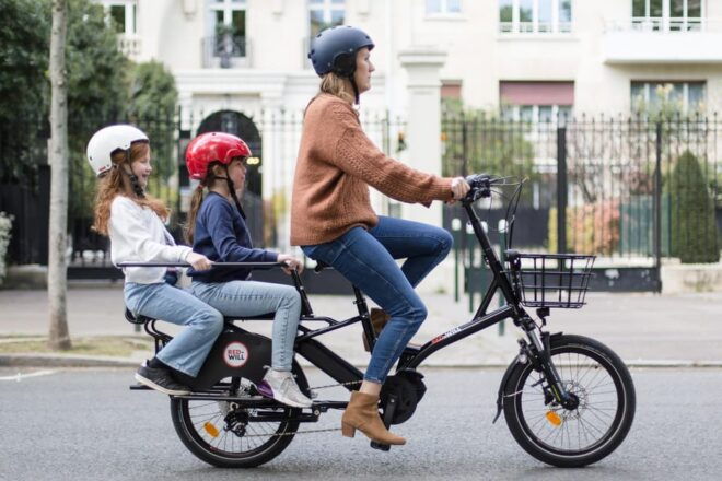 Paris: Family E-Bike Longtail Renting - Insurance and Accessories