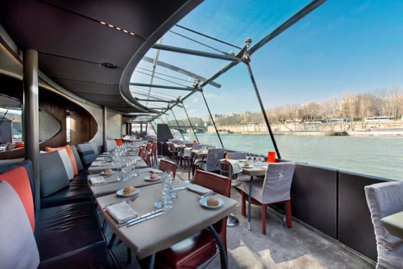 Paris: Festive Paris Lunch Cruise on Christmas Day - What Makes This Cruise Stand Out?
