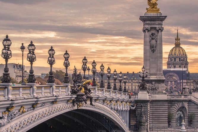 Paris First Time Private Tour With Notre Dame, Montmartre & Arc De Triomphe - Tour Highlights