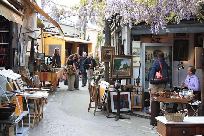 Paris Flea Market Small-Group Guided Tour With Chats and Antiques Dealers - Informative and Friendly Tour Guide