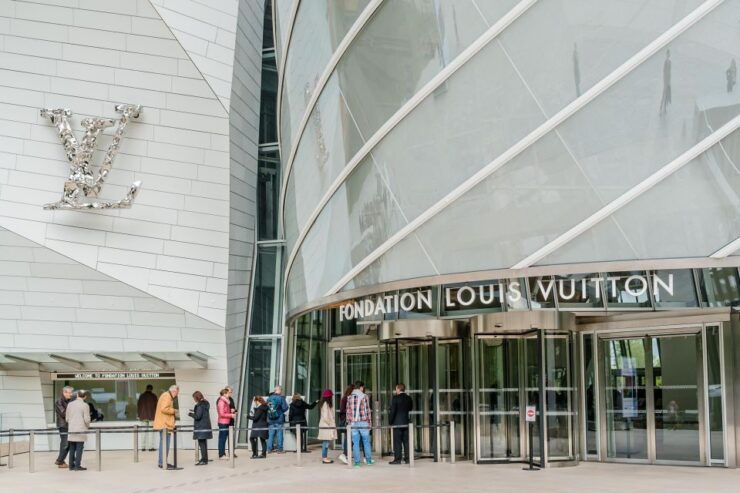 Paris: Foundation Louis Vuitton Guided Tour With VIP Ticket - Experience Overview