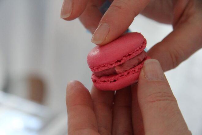 Paris: French Macarons Baking Class With a Parisian Chef - Participant and Date Selection