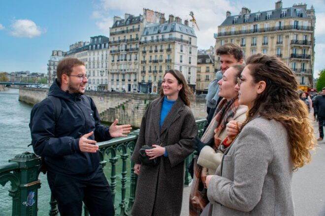 Paris: Full-Day Custom Tour With Local Guide - Customer Reviews and Ratings