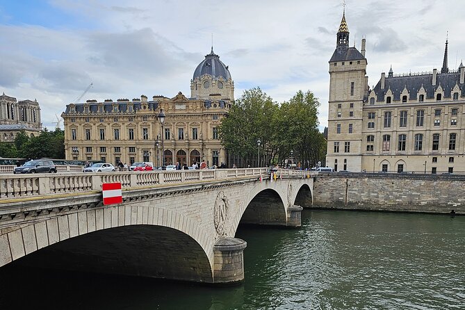 Paris: Get to Know the City- Self Guided Video Audio Tour - Shopping and Fashion Must-Sees