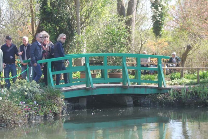 Paris: Giverny Gardens Day Trip with Professional Tour Guide - Who Is This Tour Best For?
