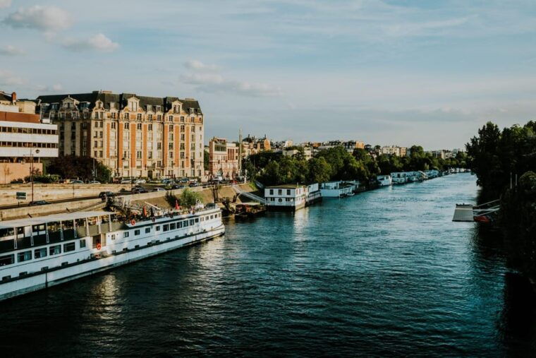 Paris: Gourmet 3-Course Dinner Cruise With French Wine - Gourmet Dining Experience
