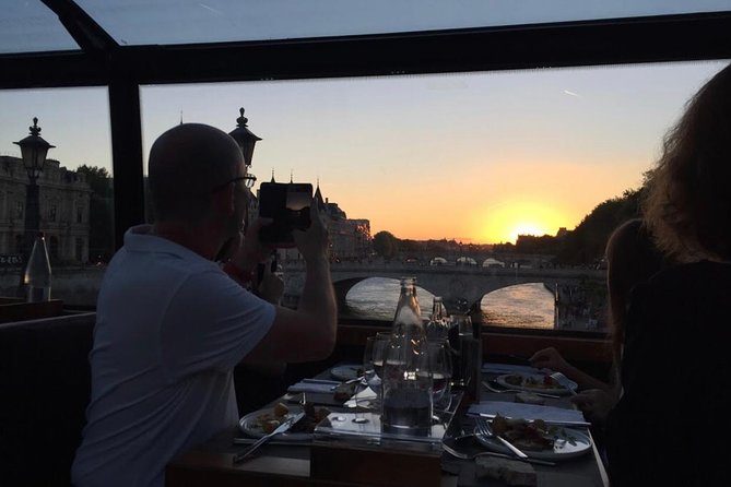 PARIS : Gourmet Dinner by Luxury Bus in the Capital of Lights - Payment and Reservation