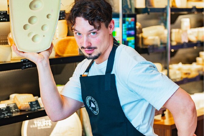 Paris Gourmet Food and Louvre Skip-the-Line Guided Tour in 1 Day - Louvre Meeting Point