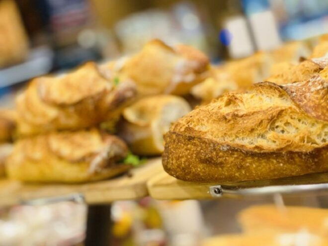 Paris: Gourmet Food Tour With 10 Tastings and Wine - Fabulous Macarons Tasting