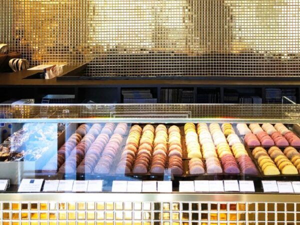 Paris: Gourmet Food Tour With 10 Tastings and Wine - Introduction of Macarons in France