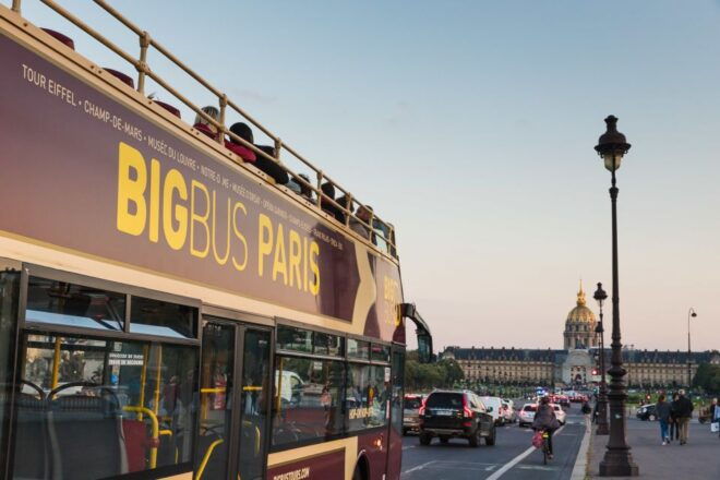 Paris: Grande Bus Visite Avec Montées Et Descentes Illimitées Et Croisière Sur La Seine - Informative and Entertaining Commentary in Multiple Languages