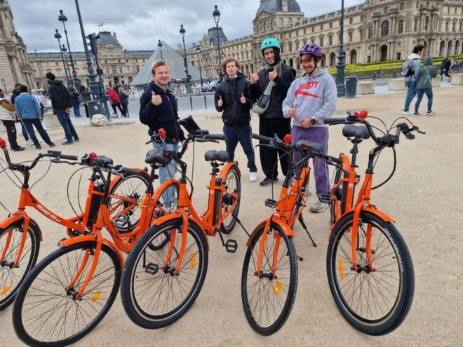 Paris: Guided Bike or E-Bike Tour to 25 City Highlights - Customer Reviews and Ratings