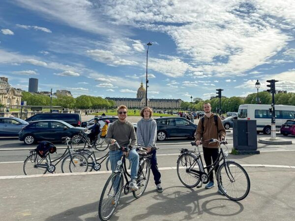 Paris: Guided Bike or E-Bike Tour to 25 City Highlights - Safety and Equipment Provided