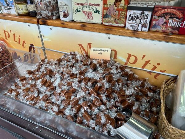 Paris: Guided Montmartre Walking Tour With Food & Wine - Booking Information