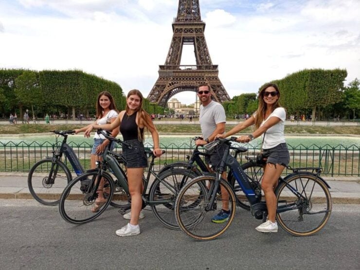 Paris: Guided Private E-bike Sightseeing Tour - Highlights